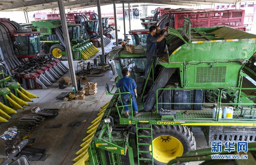 （新華全媒頭條&middot;圖文互動）（2）同心筑夢映天山&mdash;&mdash;新疆70年改革發展穩定述評