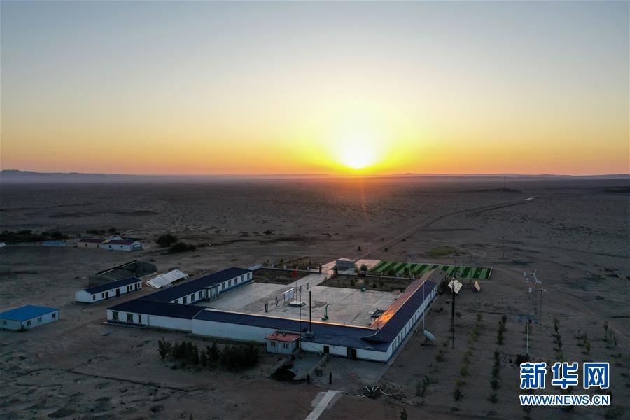 （愛(ài)國(guó)情 奮斗者&middot;圖文互動(dòng)）（1）印刻在戈壁上的名字