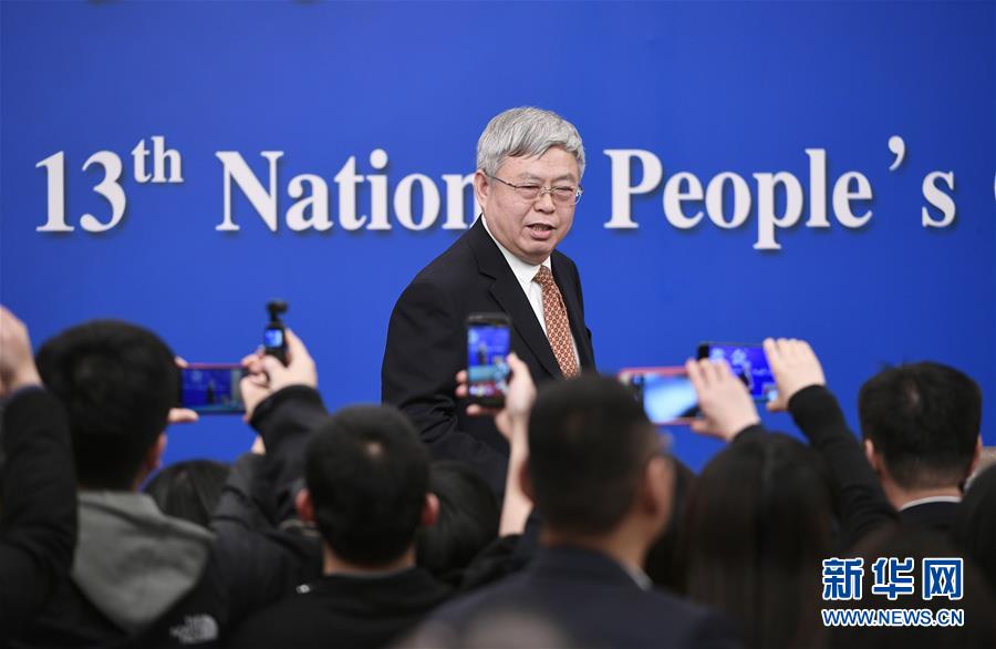 （兩會&middot;XHDW）（7）國務院扶貧辦主任劉永富就&ldquo;攻堅克難&mdash;&mdash;堅決打贏脫貧攻堅戰&rdquo;答記者問