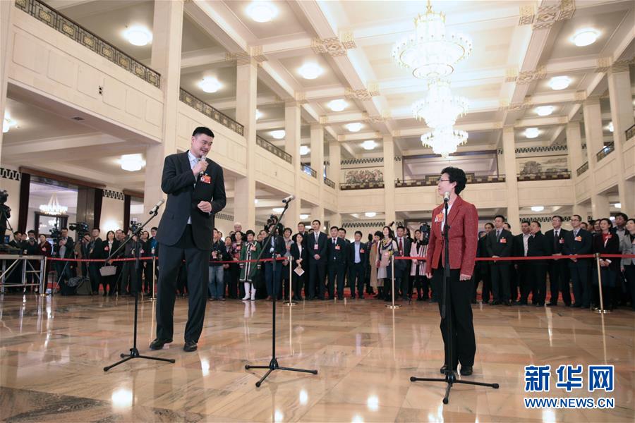 （兩會&middot;面對面）（13）全國政協委員接受采訪