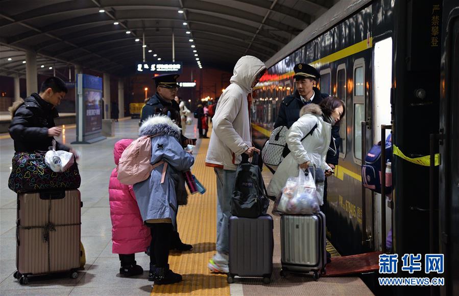 （新春走基層&middot;圖文互動(dòng)）（1）33小時(shí)的回家故事