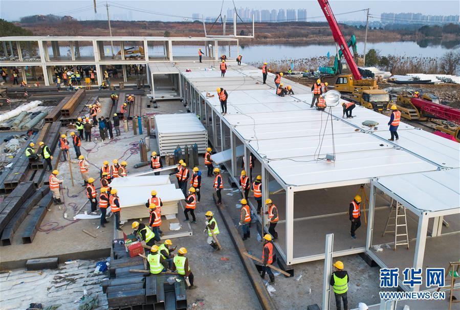 （新華全媒頭條&middot;圖文互動）（6）黨旗，高高飄揚在防控疫情斗爭第一線&mdash;&mdash;各級黨組織和廣大黨員干部投身疫情防控阻擊戰紀實