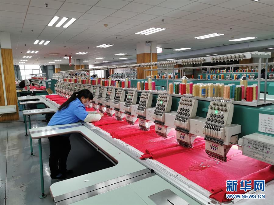 （來自經濟前沿的故事&middot;企業復工復產&middot;圖文互動）（6）&ldquo;開門紅包&rdquo;變&ldquo;消毒迎門&rdquo;&mdash;&mdash;長沙高新區一家企業復工的&ldquo;拼勁&rdquo;