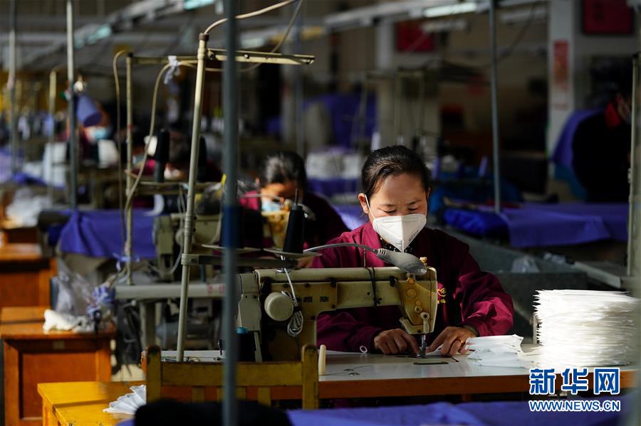 （圖文互動）（3）為防控疫情添磚加瓦&mdash;&mdash;山西企業(yè)&ldquo;跨界&rdquo;生產(chǎn)防疫物資見聞