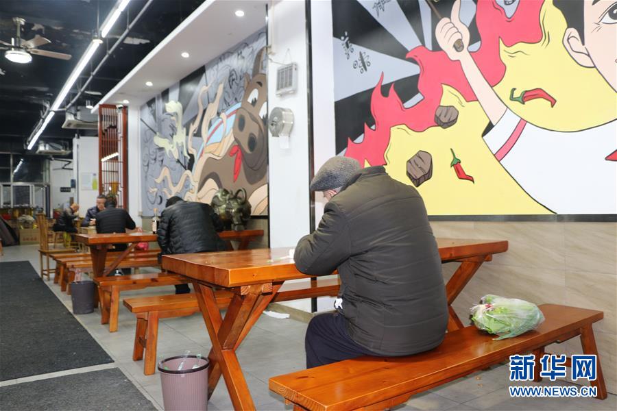 （圖文互動）（5）吃粉擼串，商圈&ldquo;打卡&rdquo;，動車出廠&mdash;&mdash;湖南&ldquo;標簽&rdquo;復蘇記