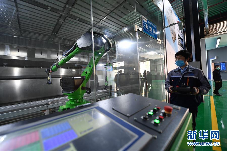 （圖文互動）（3）展會變直播 員工變網紅&mdash;&mdash;千億元家具產業別樣復工復產路