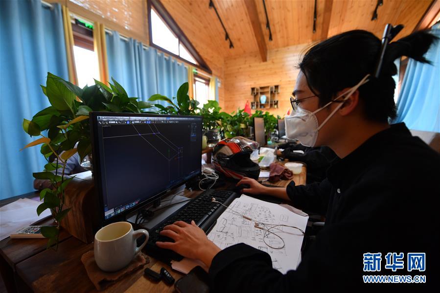 （圖文互動）（4）展會變直播 員工變網紅&mdash;&mdash;千億元家具產業別樣復工復產路