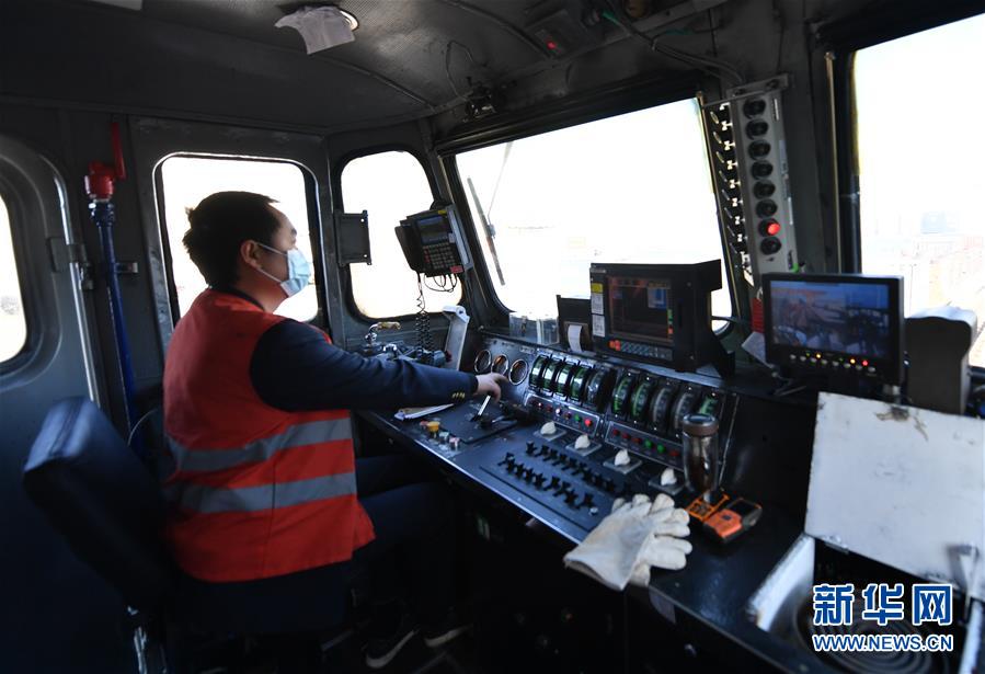 （抓好經濟發展　應對復雜局面&middot;圖文互動）（5）&ldquo;我們的訂單正回流&rdquo;&mdash;&mdash;江西外貿企業復工復產見聞