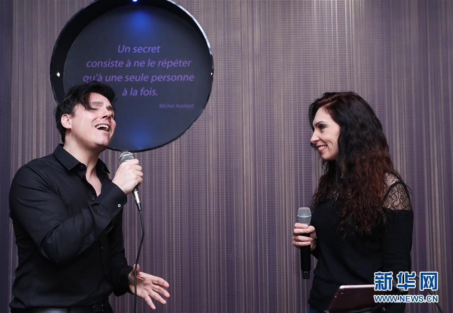 （國際&middot;圖文互動）（2）通訊：手牽手，我們共同驅散陰霾&mdash;&mdash;法國音樂人創作抗疫歌曲背后的故事