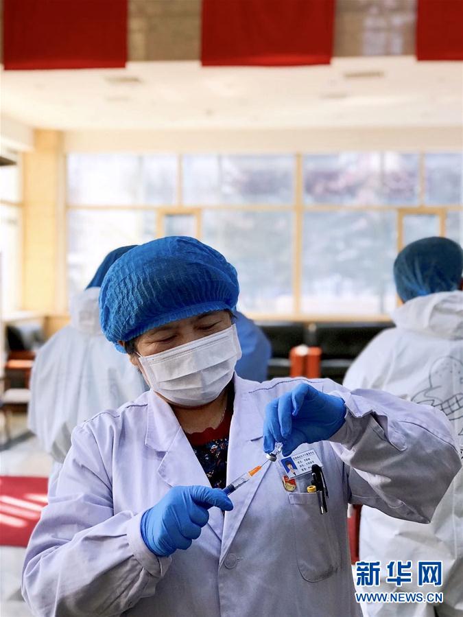 （在習近平新時代中國特色社會主義思想指引下&mdash;&mdash;新時代新作為新篇章&middot;習近平總書記關切事&middot;圖文互動）（7）口罩擋不住你的美&mdash;&mdash;戰(zhàn)&ldquo;疫&rdquo;一線巾幗掠影