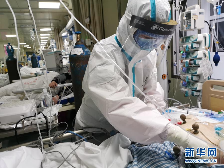 （一線抗疫群英譜&middot;圖文互動(dòng)）（1）生命之光，溫暖&ldquo;無面之交&rdquo;&mdash;&mdash;記抗疫一線重癥監(jiān)護(hù)室90后護(hù)士金鈺 