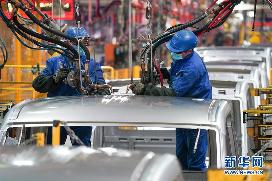 (在習(xí)近平新時代中國特色社會主義思想指引下——新時代新作為新篇章·習(xí)近平總書記關(guān)切事·圖文互動)(16)精準(zhǔn)發(fā)力抓統(tǒng)籌——各地落實(shí)“分區(qū)分級”有序恢復(fù)生產(chǎn)生活