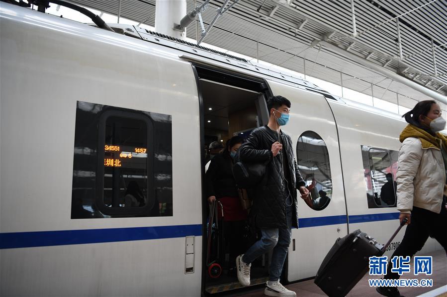 （新華全媒頭條&middot;圖文互動）（10）暢通復工復產&ldquo;生命線&rdquo;&mdash;&mdash;全國恢復正常交通運輸秩序