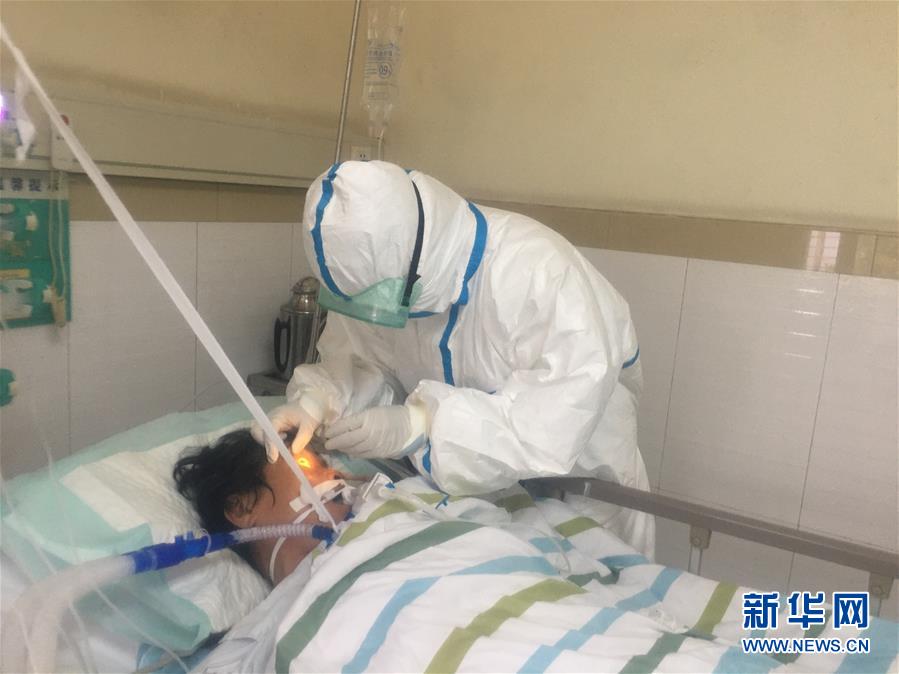 （一線抗疫群英譜&middot;圖文互動）（1）&ldquo;盡己所能守護生命&rdquo;&mdash;&mdash;廣東江門&ldquo;90后&rdquo;新婚夫妻齊赴戰(zhàn)&ldquo;疫&rdquo;一線