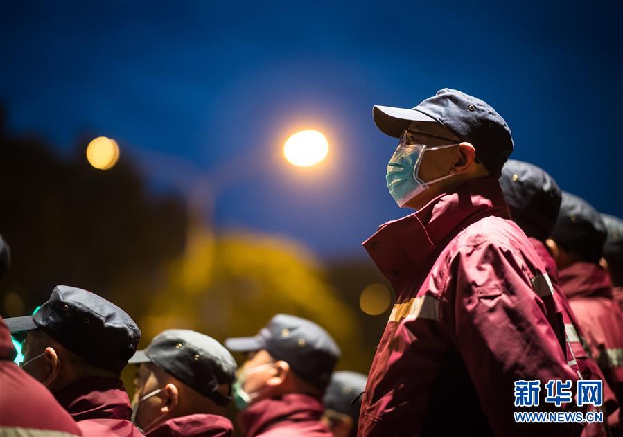 (新華全媒頭條·圖文互動)(12)最美逆行者,武漢永遠記得你!——首批援鄂醫療隊返程紀實