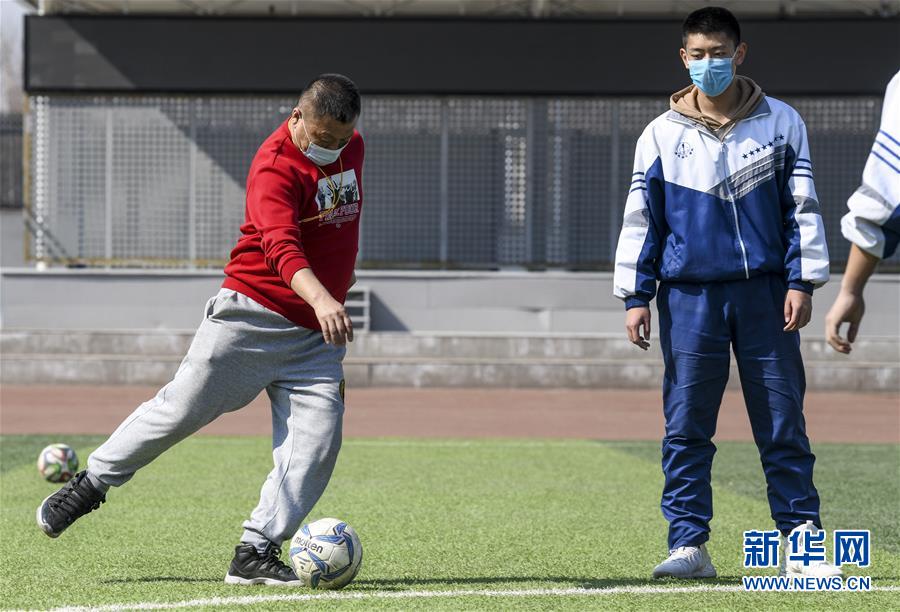 （圖文互動）（4）&ldquo;早&rdquo;安同學，&ldquo;早&rdquo;安老師！&mdash;&mdash;新疆初高中畢業班復課一周回訪見聞