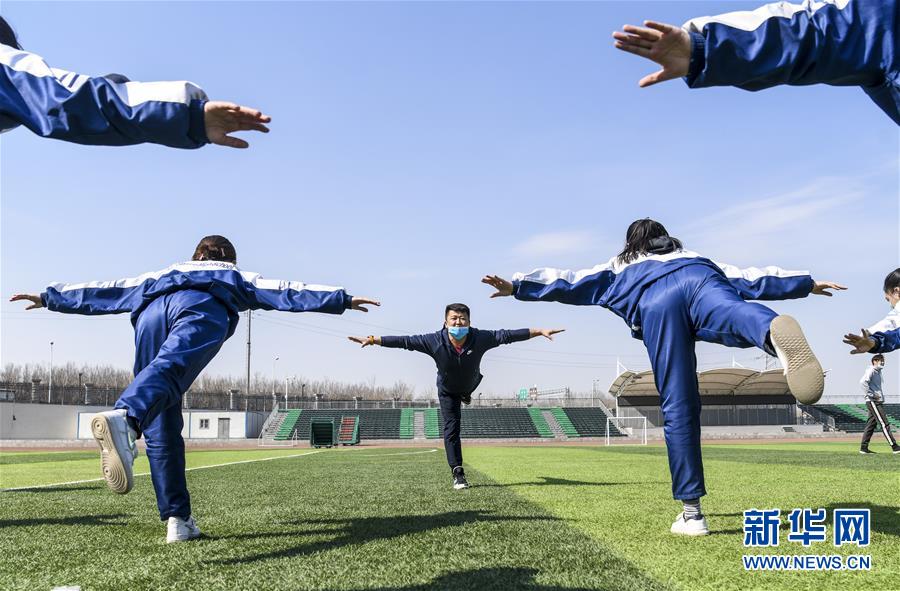 （圖文互動）（8）&ldquo;早&rdquo;安同學，&ldquo;早&rdquo;安老師！&mdash;&mdash;新疆初高中畢業班復課一周回訪見聞