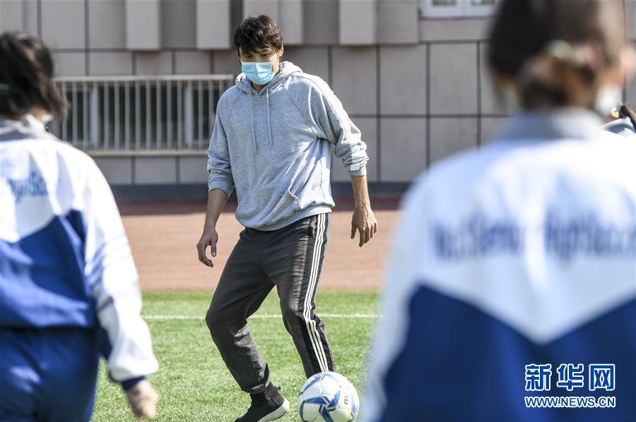 （圖文互動）（1）&ldquo;早&rdquo;安同學，&ldquo;早&rdquo;安老師！&mdash;&mdash;新疆初高中畢業班復課一周回訪見聞