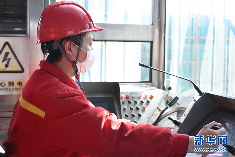 （圖文互動）（2）在戰(zhàn)&ldquo;疫&rdquo;中&ldquo;加油打氣&rdquo;&mdash;&mdash;大慶油田復(fù)工復(fù)產(chǎn)見聞