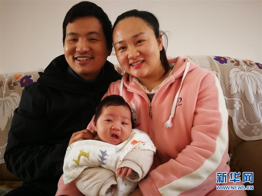 （一線抗疫群英譜&middot;圖文互動）（6）羅文浩：&ldquo;女兒，你的名字里有溫暖，有榮光！&rdquo;