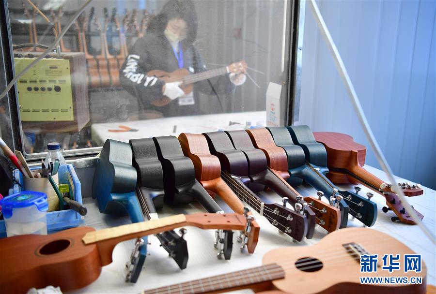 （新華全媒頭條&middot;圖文互動）（9）奔向新的幸福&mdash;&mdash;陜西貧困縣全部摘帽的N個截面