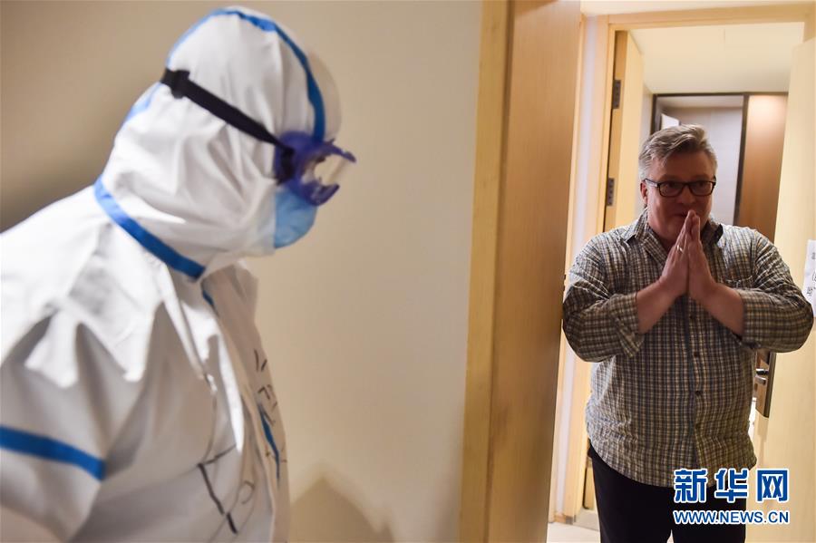 （聚焦疫情防控&middot;圖文互動）（1）&ldquo;感謝你們，讓我感到很踏實(shí)！&rdquo;&mdash;&mdash;北京入境人員轉(zhuǎn)運(yùn)及隔離點(diǎn)見聞