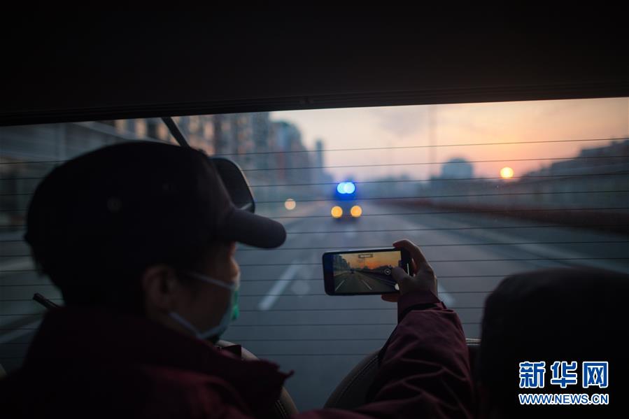 （新華全媒頭條&middot;習近平致敬的戰&ldquo;疫&rdquo;英雄&middot;武漢人民篇&middot;圖文互動）（12）壯哉，大武漢&mdash;&mdash;獻給英雄的武漢人民