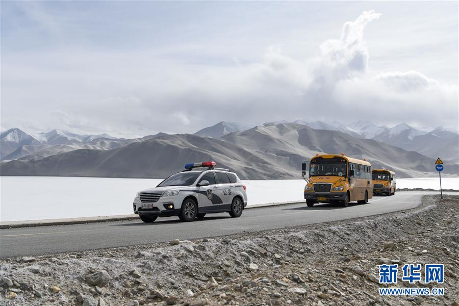 (圖文互動)(1)兩代帕米爾高原牧民的上學路