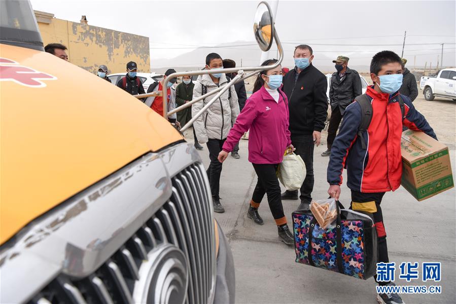 (圖文互動)(2)兩代帕米爾高原牧民的上學路