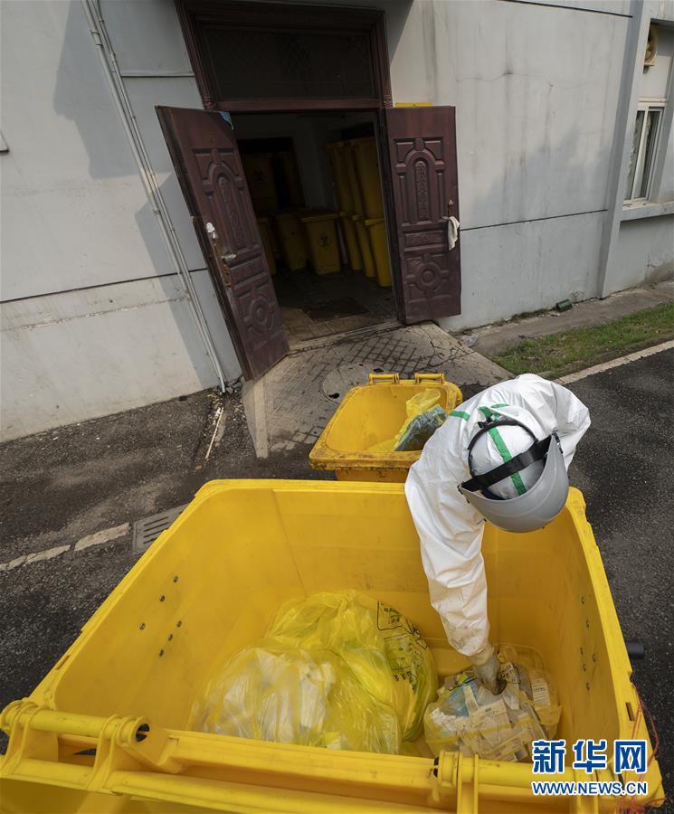 （聚焦疫情防控&middot;圖文互動(dòng)）（17）&ldquo;隱蔽&rdquo;防線上的阻擊戰(zhàn)&mdash;&mdash;武漢醫(yī)療廢物處理從&ldquo;全線告急&rdquo;到&ldquo;日產(chǎn)日清&rdquo;