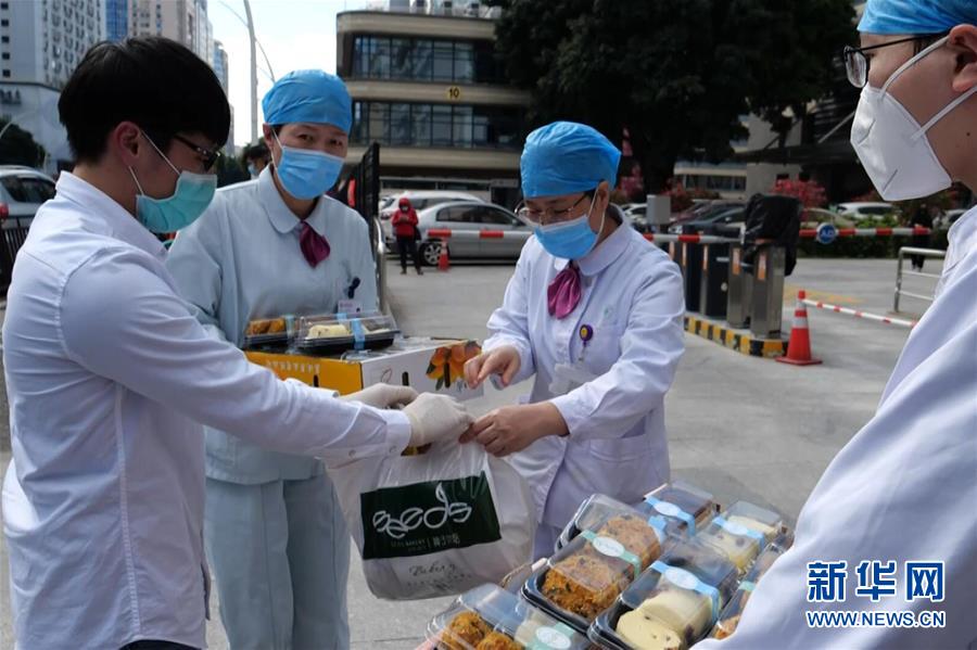 （一線抗疫群英譜&middot;圖文互動(dòng)）（2）郭屹凡：用&ldquo;暖心咖啡&rdquo;溫暖人們