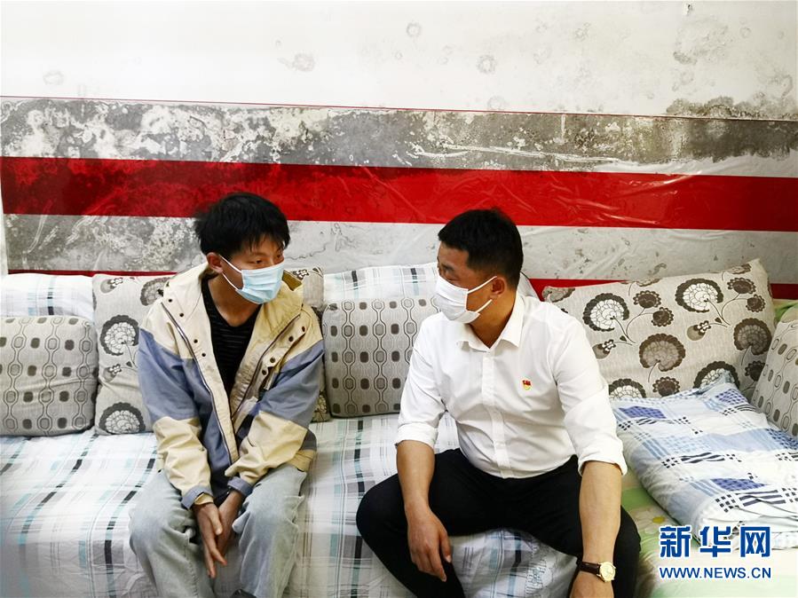 (新華全媒頭條·圖文互動(dòng))(4)戰(zhàn)斗在防疫最前沿——來自“五一”國際勞動(dòng)節(jié)的致敬