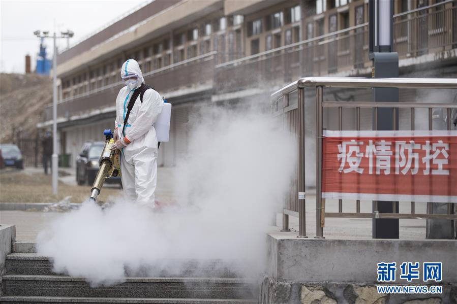 (新華全媒頭條·圖文互動(dòng))(5)戰(zhàn)斗在防疫最前沿——來自“五一”國際勞動(dòng)節(jié)的致敬