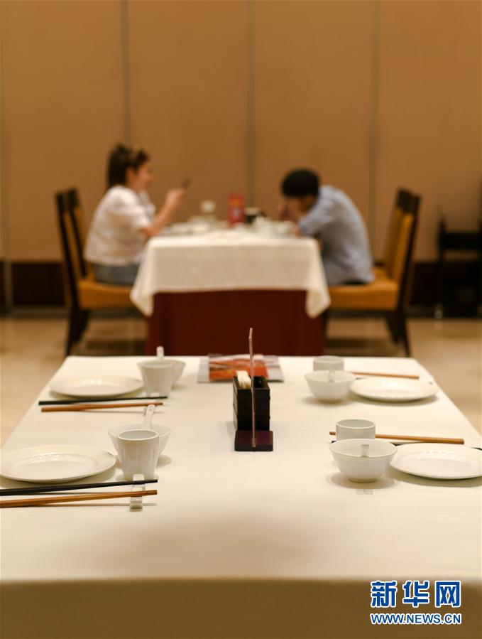 （新華全媒頭條&middot;圖文互動(dòng)）（9）人氣回暖 消費(fèi)復(fù)蘇 健康出行&mdash;&mdash;加長(zhǎng)版&ldquo;五一&rdquo;假期觀察 