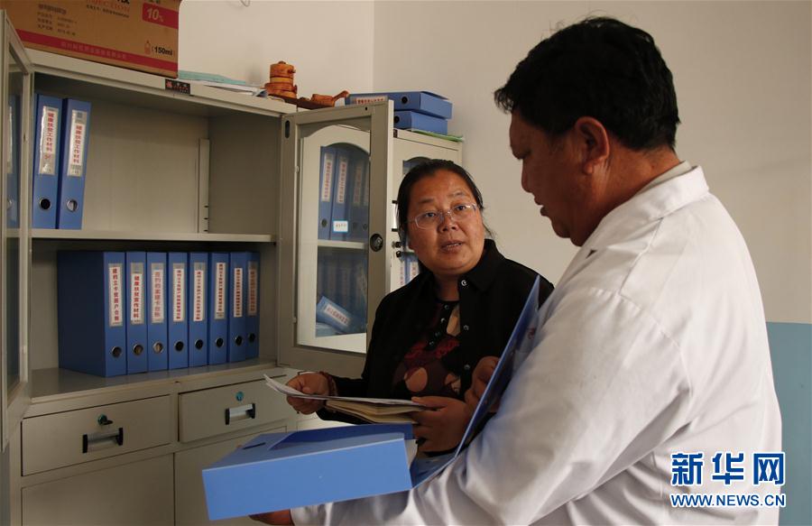 （代表委員履職&middot;圖文互動）（1）為百姓健康奔走&mdash;&mdash;全國人大代表胡阿羅履職記