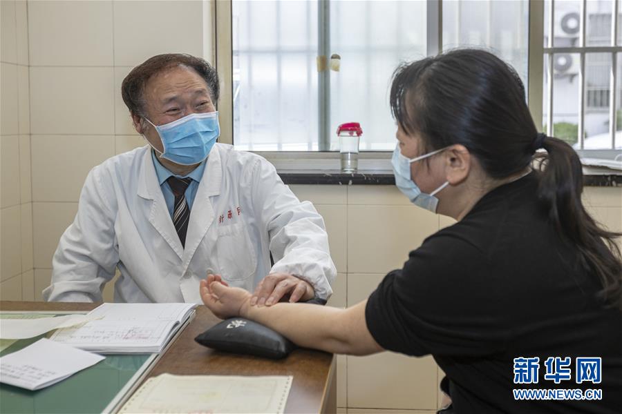 （代表委員履職&middot;圖文互動(dòng)）（4）&ldquo;履職與行醫(yī)，都要精益求精&rdquo;&mdash;&mdash;全國(guó)政協(xié)委員吳煥淦履職記