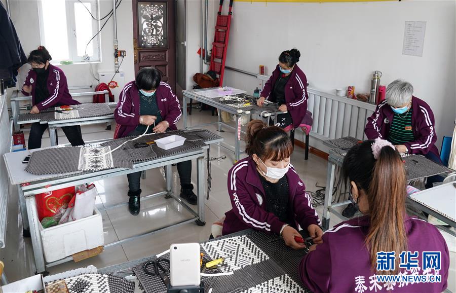 （在習近平新時代中國特色社會主義思想指引下&mdash;&mdash;新時代新作為新篇章&middot;習近平總書記關切事&middot;圖文互動）（2）助你飛翔，擁抱陽光&mdash;&mdash;助力殘疾人脫貧攻堅故事