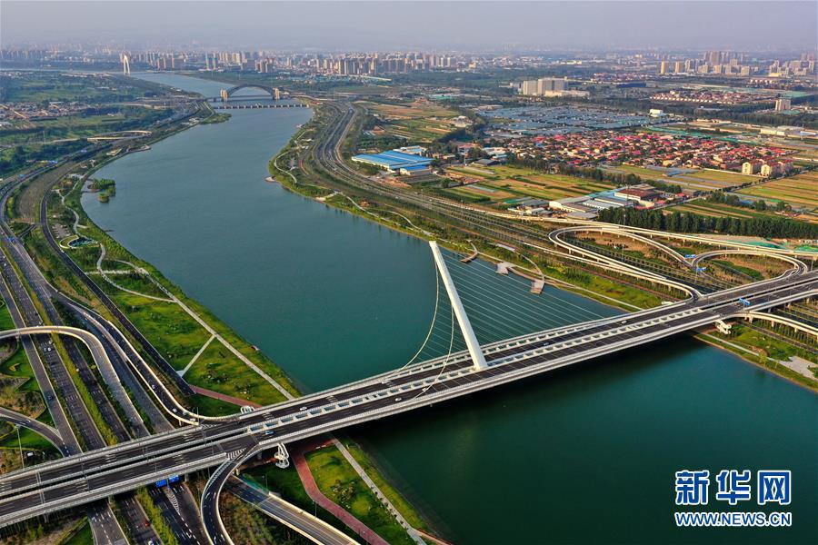 （在習(xí)近平新時(shí)代中國特色社會(huì)主義思想指引下&mdash;&mdash;新時(shí)代新作為新篇章&middot;習(xí)近平總書記關(guān)切事&middot;圖文互動(dòng)）（1）在高質(zhì)量轉(zhuǎn)型發(fā)展中&ldquo;晉&rdquo;快奔跑