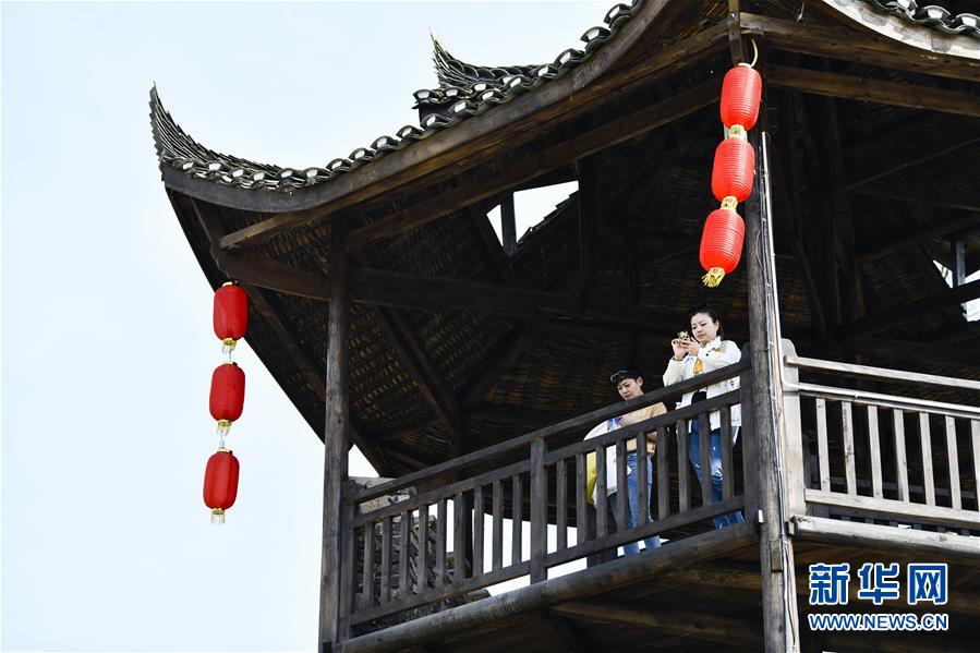 （新華全媒頭條&middot;圖文互動）（20）從人民中汲取磅礴力量&mdash;&mdash;習近平總書記同出席2020年全國兩會人大代表、政協委員共商國是紀實