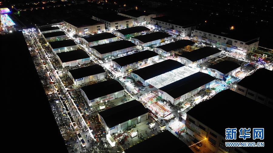 （圖文互動）（3）濟南最大地攤環(huán)聯夜市成&ldquo;網紅打卡地&rdquo;