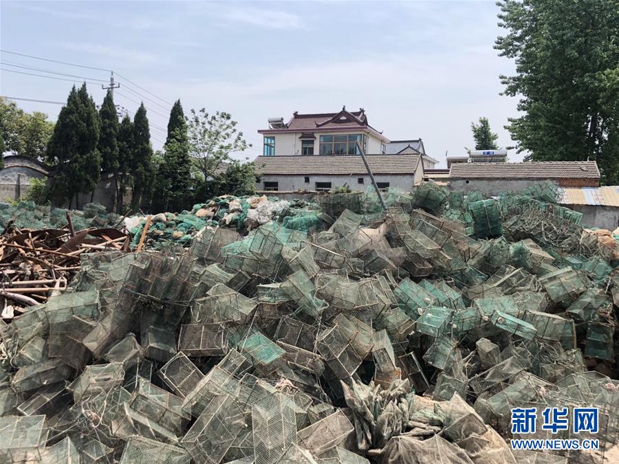 （新華視點&middot;圖文互動）（1）偷捕現(xiàn)象未絕，&ldquo;江鮮&rdquo;仍在高價交易&mdash;&mdash;長江&ldquo;禁漁令&rdquo;實施近半年追蹤