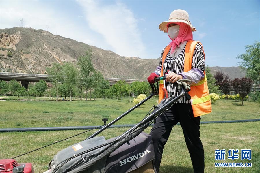 （決戰決勝脫貧攻堅&middot;圖文互動）（3）李三姐有了&ldquo;美&rdquo;差事