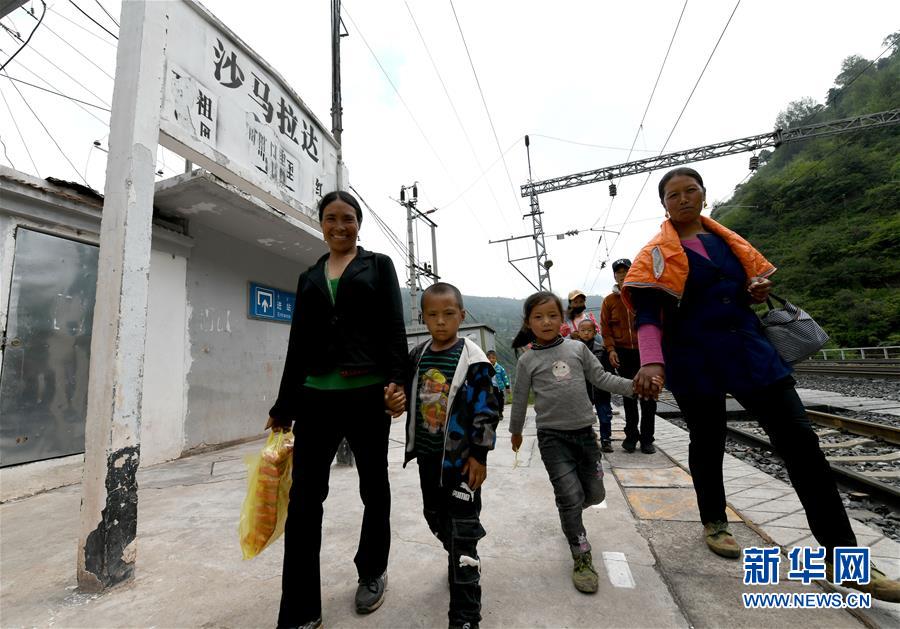 (新華全媒頭條·圖文互動)(9)自強的力量——成昆鐵路通車50年記