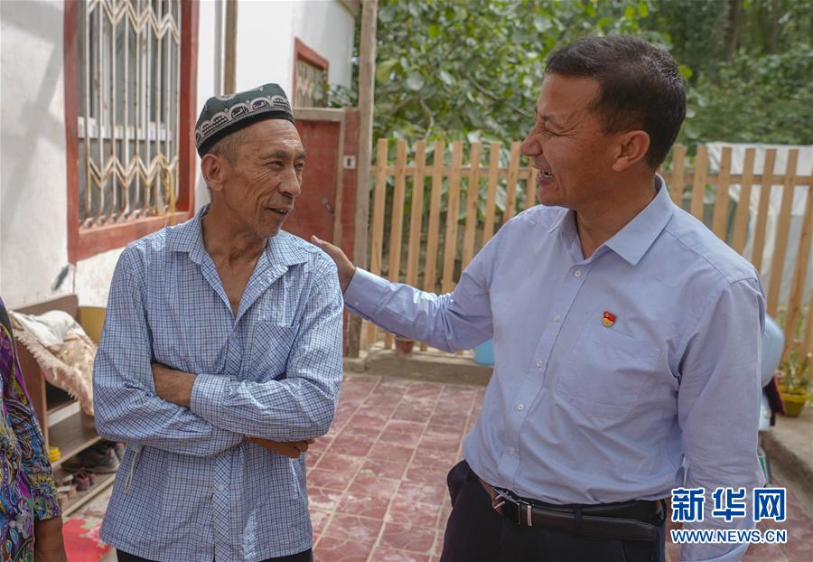 （決戰決勝脫貧攻堅&middot;圖文互動）（5）&ldquo;掃&rdquo;出脫貧路：南疆深貧村巧變&ldquo;創業村&rdquo;