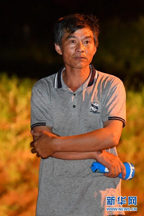 (防汛抗洪·圖文互動)(3)“保衛(wèi)家園,誰都不能是旁觀者”——夜訪洞庭湖大堤防汛一線