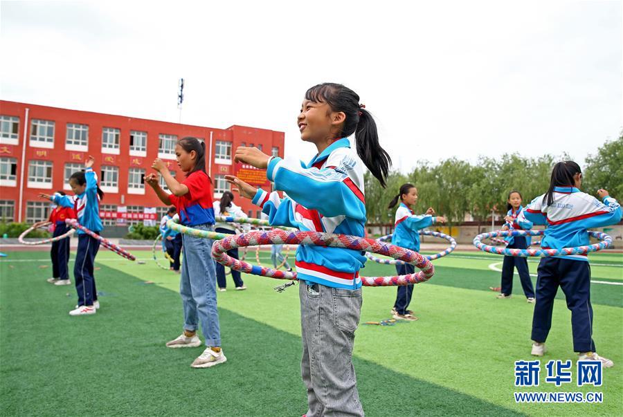 （新華全媒頭條&middot;走向我們的小康生活&middot;圖文互動）（14）23萬人的命運(yùn)轉(zhuǎn)折&mdash;&mdash;我國最大易地生態(tài)移民安置區(qū)的脫貧密碼