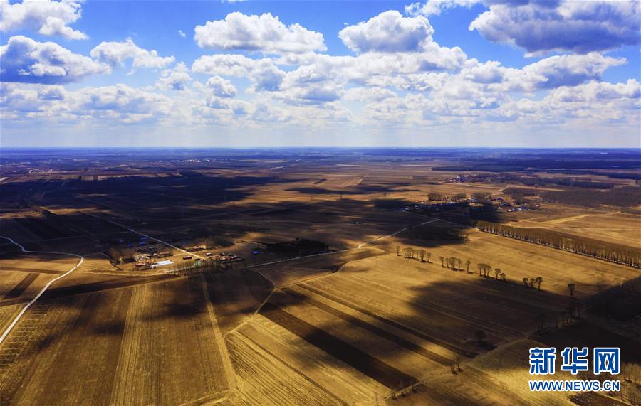 （在習(xí)近平新時(shí)代中國特色社會(huì)主義思想指引下&mdash;&mdash;新時(shí)代新作為新篇章&middot;習(xí)近平總書記關(guān)切事&middot;圖文互動(dòng)）（2）讓百姓吃得飽還要吃得好&mdash;&mdash;夯實(shí)糧食安全基礎(chǔ)端牢中國飯碗