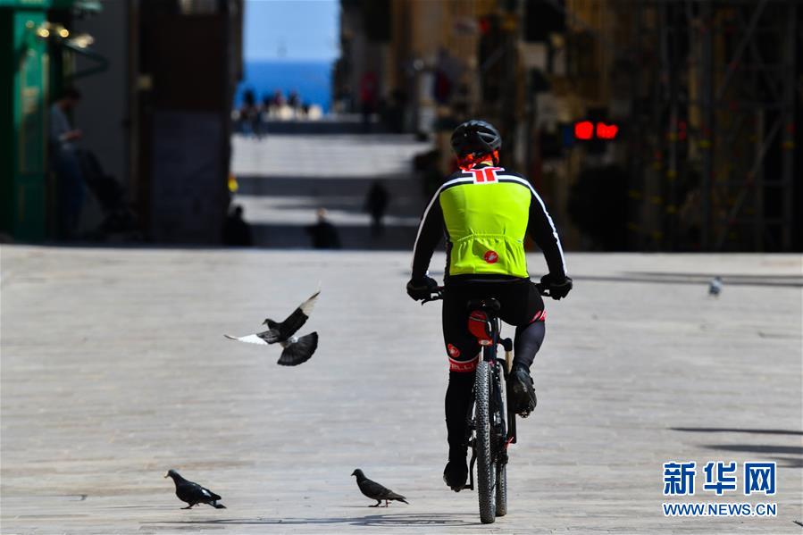 （國際&middot;圖文互動）（18）特稿：穿越寒暑 無問西東&mdash;&mdash;寫在新冠疫情構(gòu)成&ldquo;國際關(guān)注的突發(fā)公共衛(wèi)生事件&rdquo;半年之際