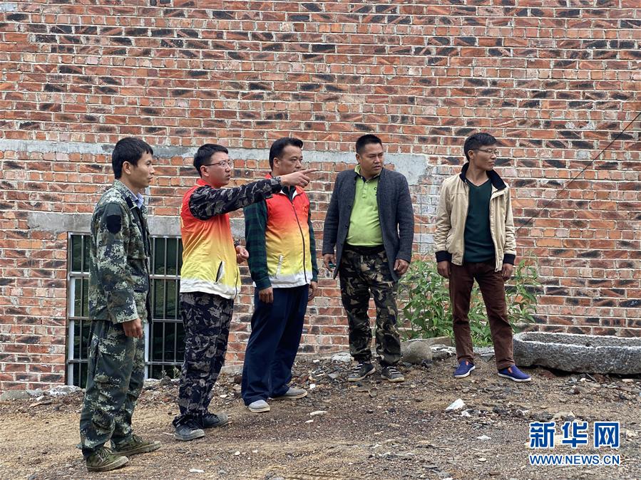 （在習(xí)近平新時代中國特色社會主義思想指引下&mdash;&mdash;新時代新作為新篇章&middot;習(xí)近平總書記關(guān)切事&middot;圖文互動）（5）青春做伴，西部放歌&mdash;&mdash;走近扎根西部建設(shè)邊疆的大學(xué)生們