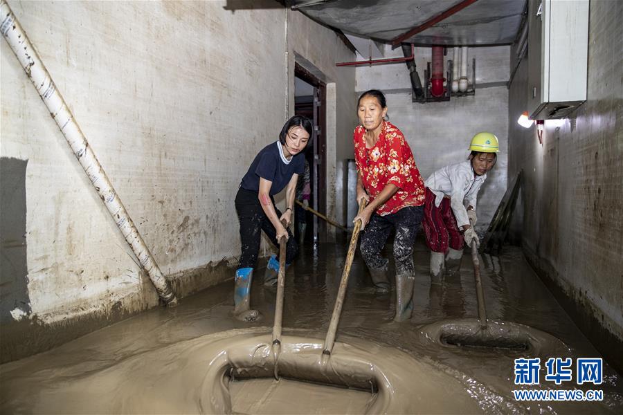 （新華全媒頭條&middot;圖文互動(dòng)）（13）&ldquo;洪線&rdquo;逆險(xiǎn)守家國(guó)&mdash;&mdash;抗洪一線的凡人星光